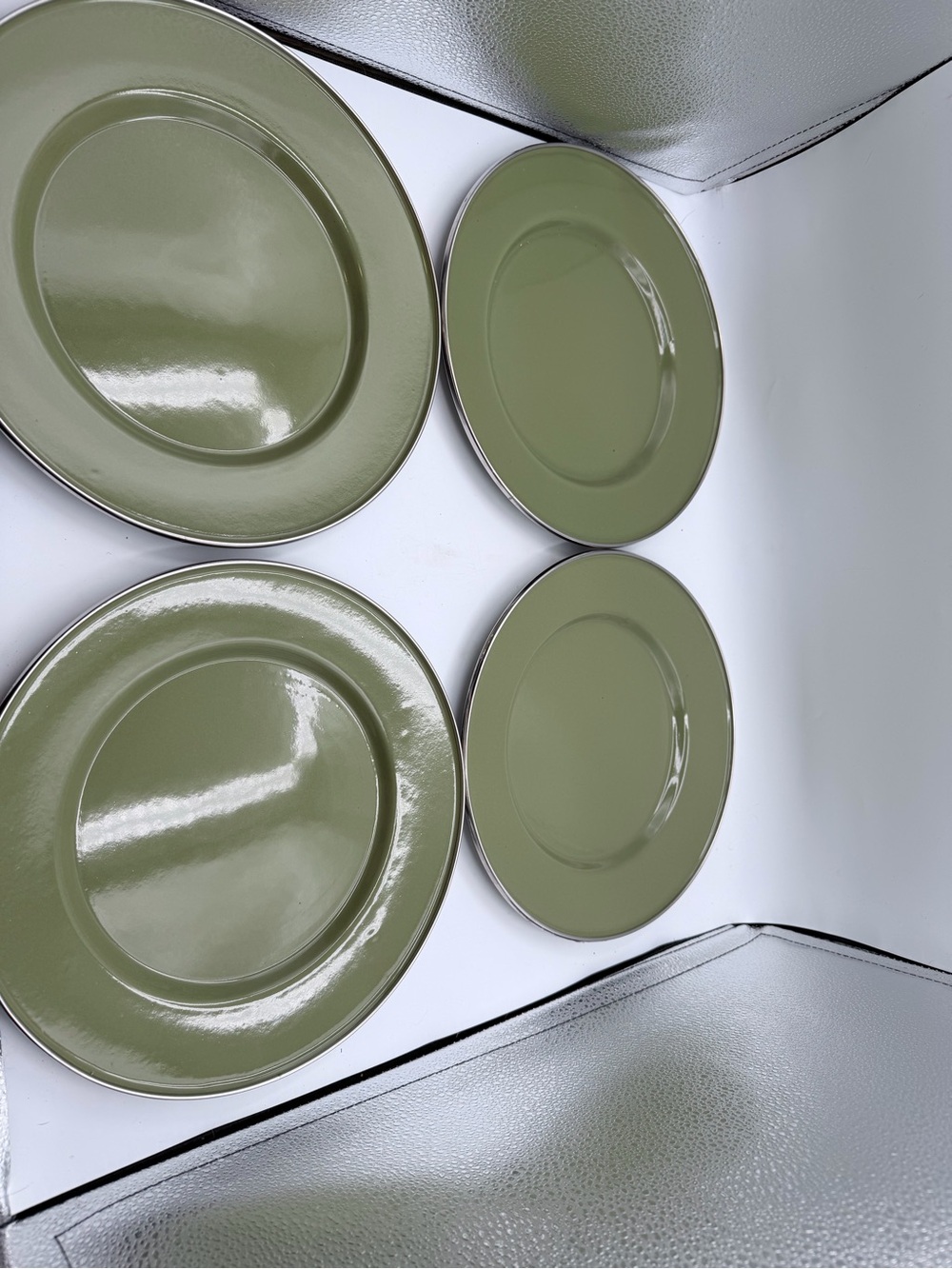 Crate and Barrel Olive Green Enamelware 10.5" Dinner Plates Set of 4